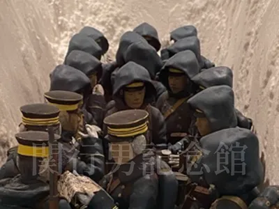 ビバークする行軍隊（八甲田雪中行軍遭難資料館）