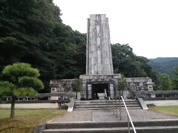 伊予三島市忠霊塔